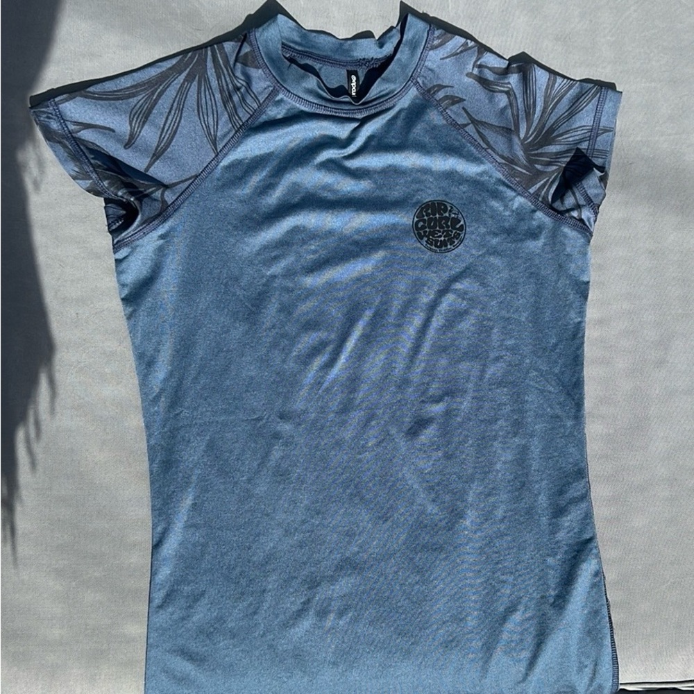 Ripcurl Short Sleeve Rash Guard Swim Top Small